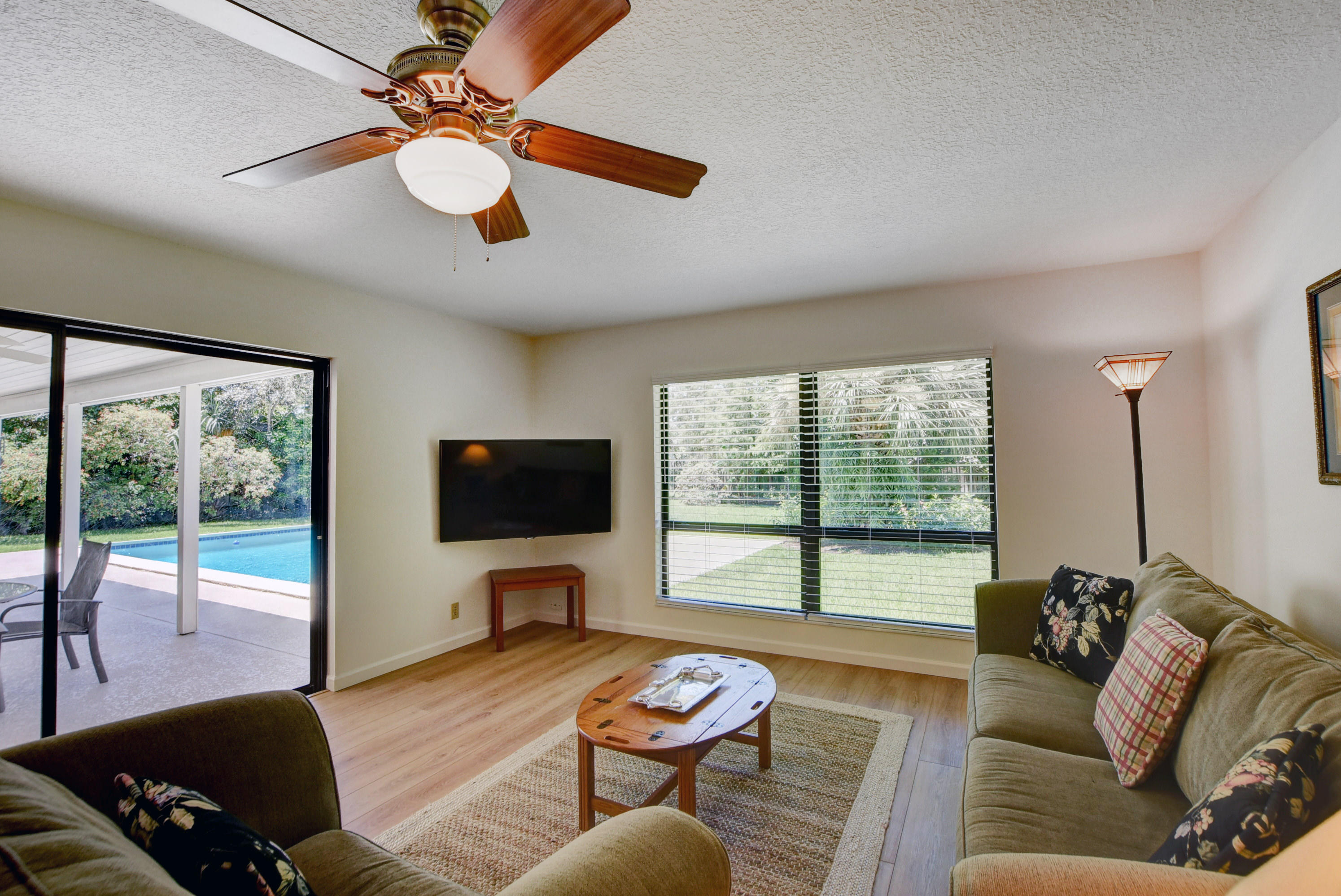 151 Old Country Road South Wellington, FL 33414 - Photo 29 of 51 DSC_3925_6_7_8_9