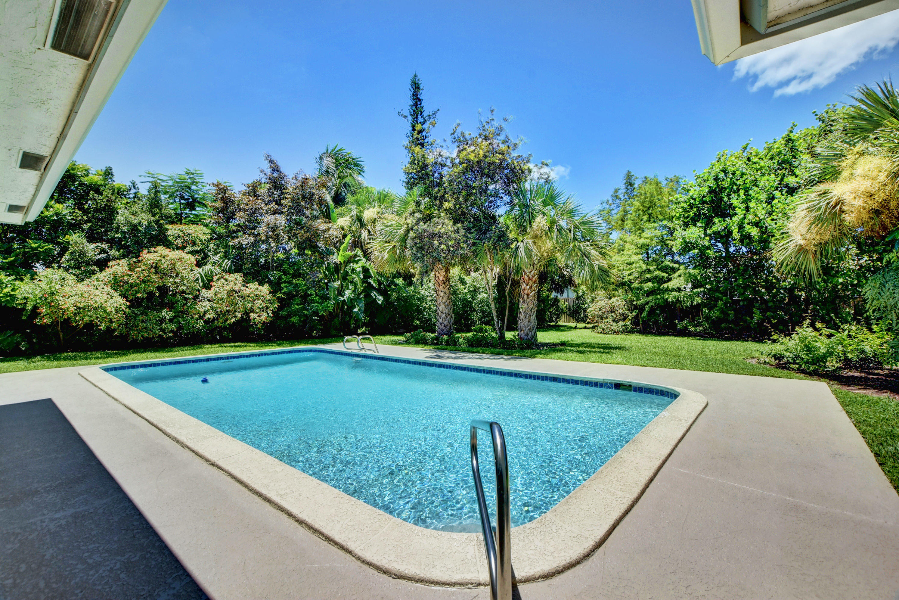 151 Old Country Road South Wellington, FL 33414 - Photo 5 of 51 DSC_3975_6_7_8_9