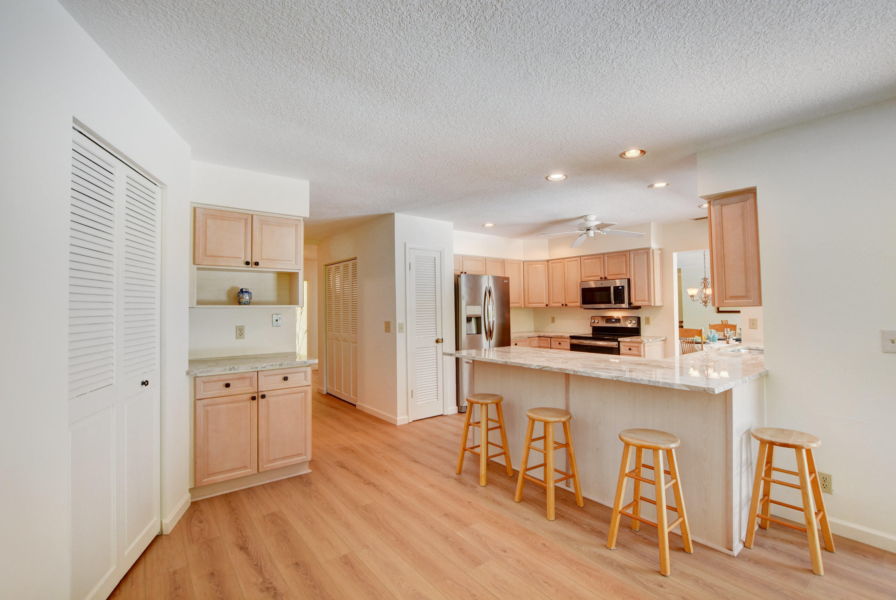 151 Old Country Road South Wellington, FL 33414 - Photo 9 of 51 DSC_3920_1_2_3_4
