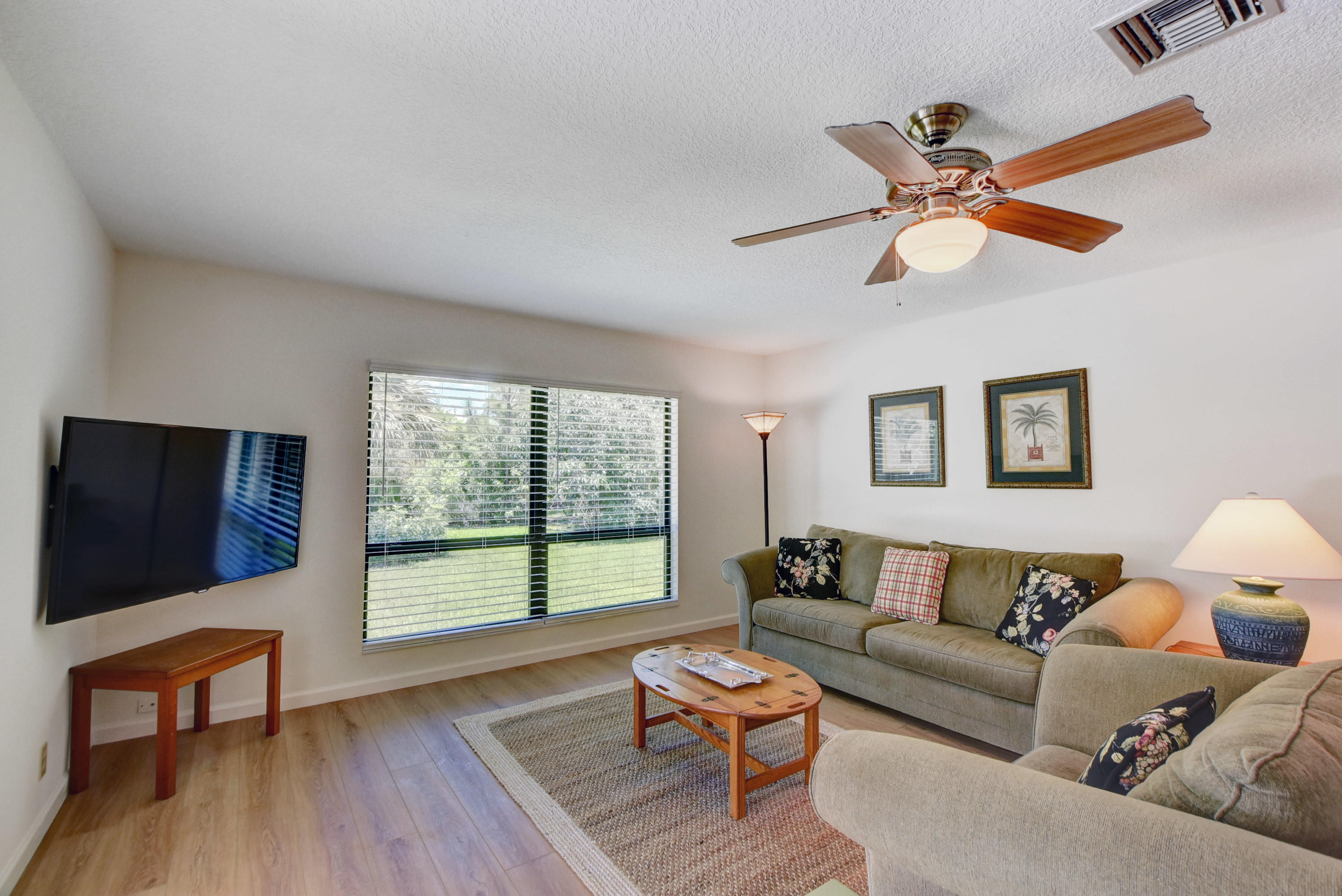 151 Old Country Road South Wellington, FL 33414 - Photo 10 of 51 DSC_3930_1_2_3_4