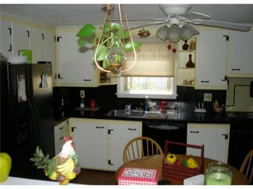 193 West Shore Road Warwick, RI 02889 - Photo 6 of 14 Kitchen.