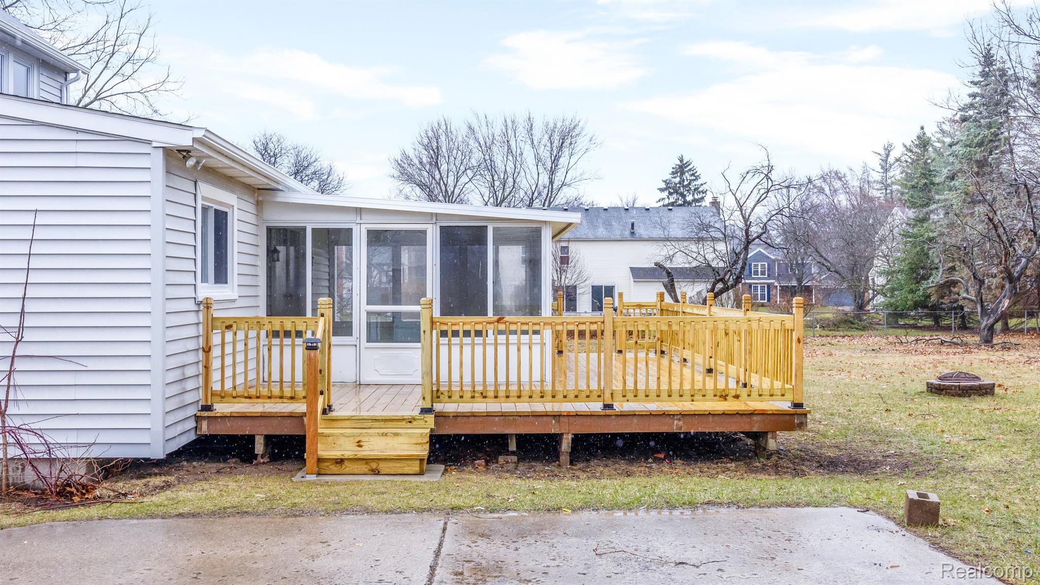 28653 Drake Road Farmington, MI 48331 - Photo 14 of 59 Gallery Image 14
