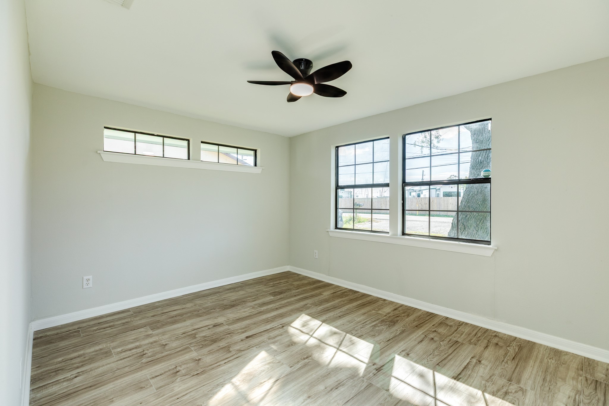 640 Whitten Street Clute, TX 77531 - Photo 15 of 34 Bedroom 2