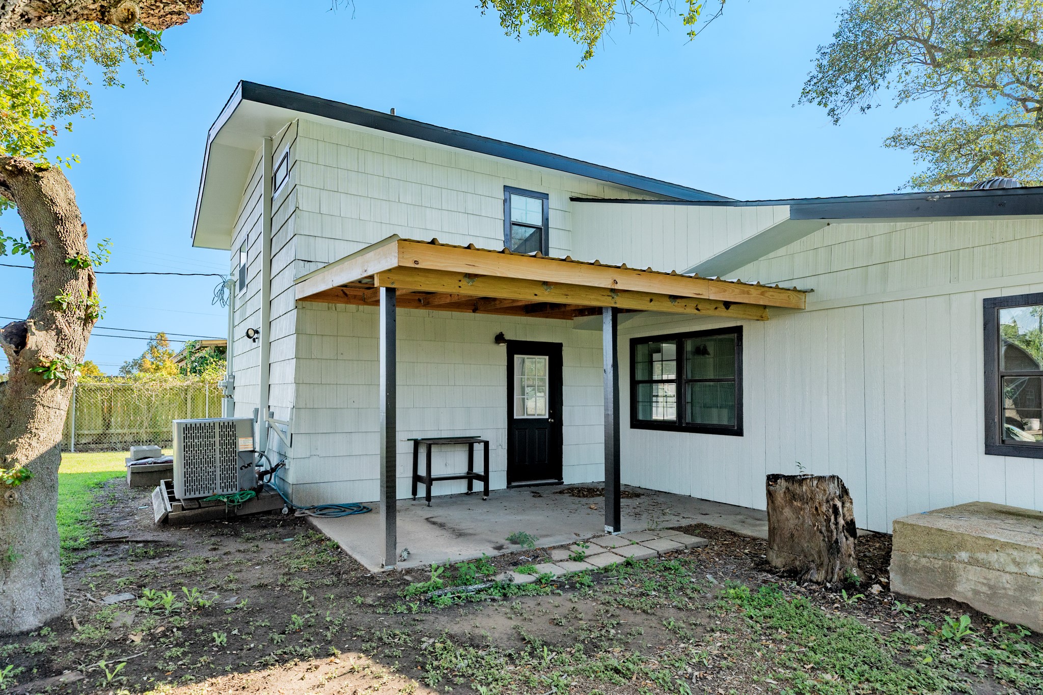 640 Whitten Street Clute, TX 77531 - Photo 19 of 34 New Back Patio!