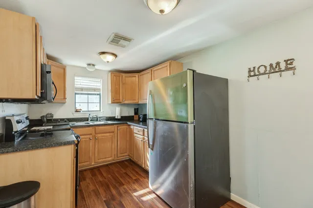 $204,900 | 640 Whitten Street, Clute, TX 77531