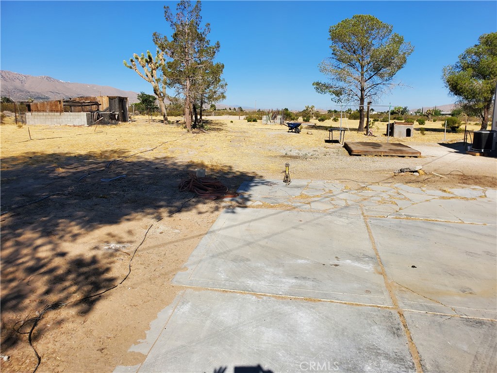 9870 Cody Road Lucerne Valley, CA 92356 - Photo 8 of 37
