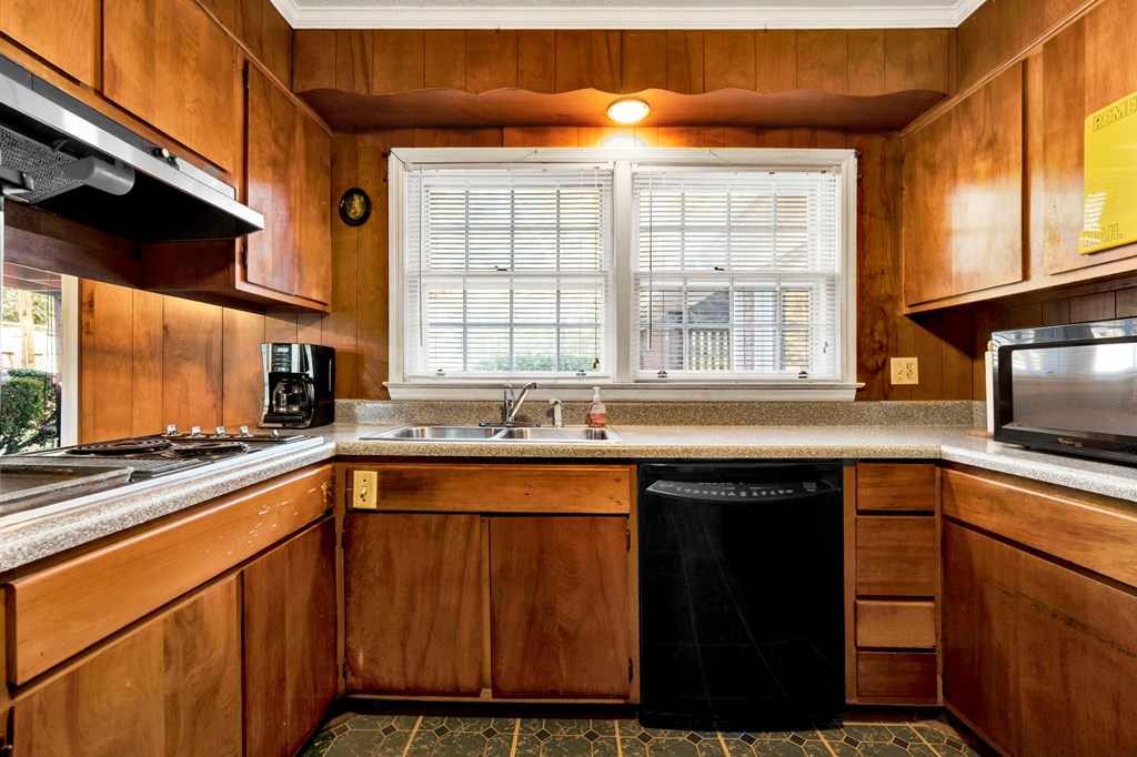 103 Hunting Road Greenwood, SC 29646 - Photo 32 of 48 Gallery Image 32