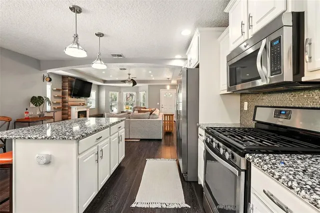 $894,900 | 327 South Lakeview Avenue, Winter Garden, FL 34787