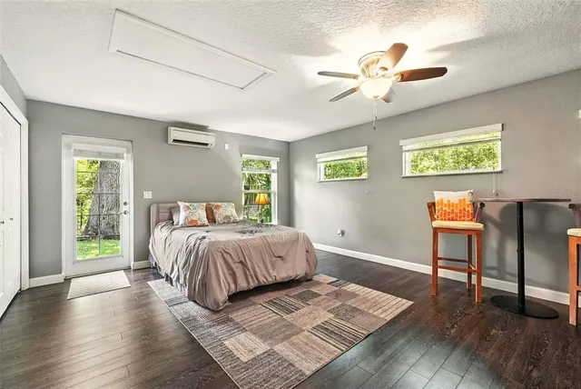 $894,900 | 327 South Lakeview Avenue, Winter Garden, FL 34787