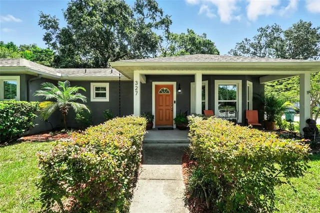 $894,900 | 327 South Lakeview Avenue, Winter Garden, FL 34787