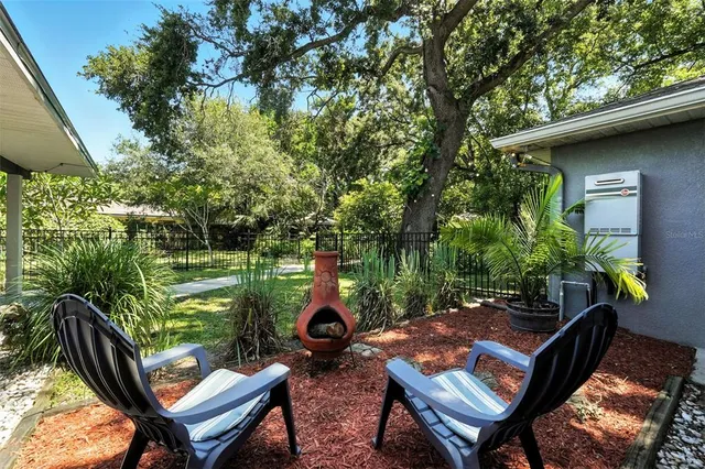 $894,900 | 327 South Lakeview Avenue, Winter Garden, FL 34787