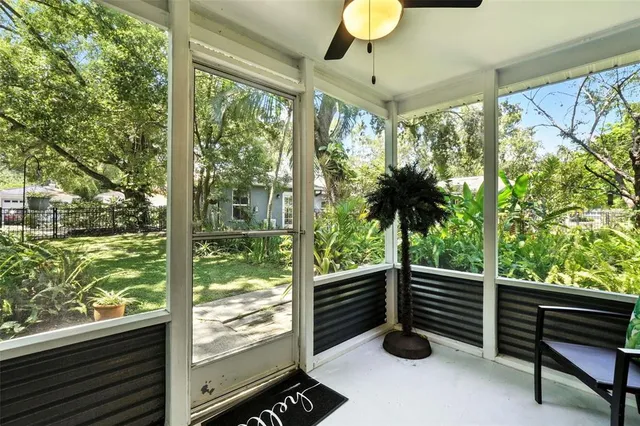 $894,900 | 327 South Lakeview Avenue, Winter Garden, FL 34787