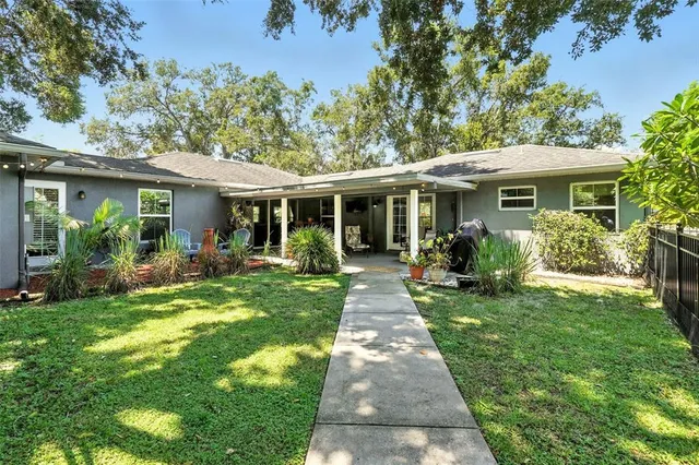 $894,900 | 327 South Lakeview Avenue, Winter Garden, FL 34787
