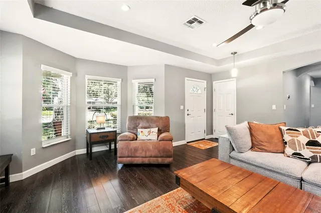 $894,900 | 327 South Lakeview Avenue, Winter Garden, FL 34787