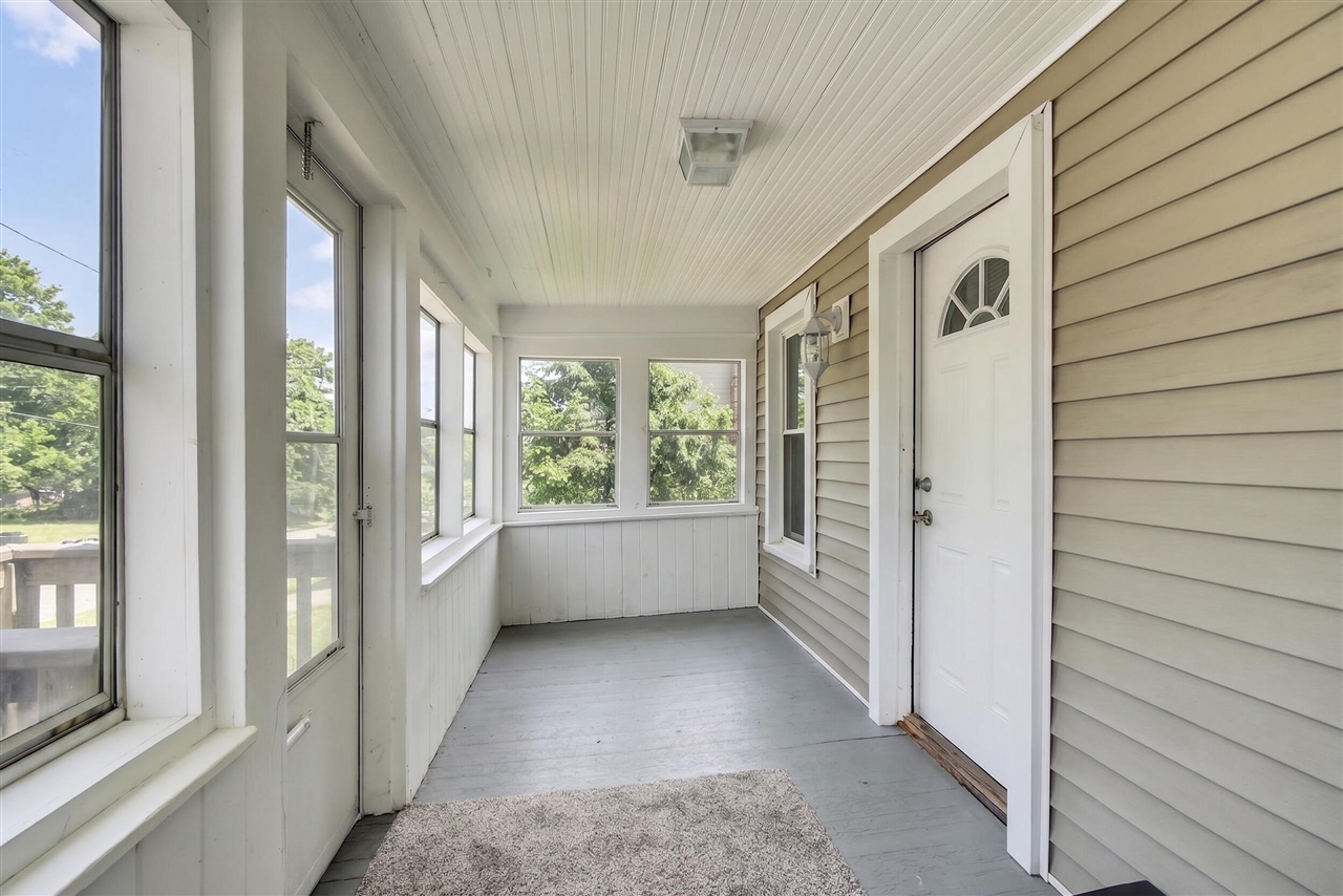 439 Madison Street Jackson, MI 49202 - Photo 4 of 42