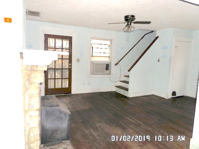 4215 Mountain View Road Northwest Roanoke, VA 24017 - Photo 7 of 13 a4215lrv1