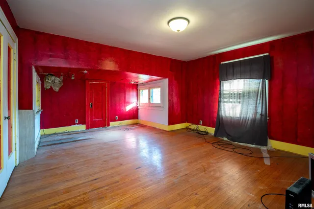 $99,900 | 1213 West Armstrong Avenue, Peoria, IL 61606