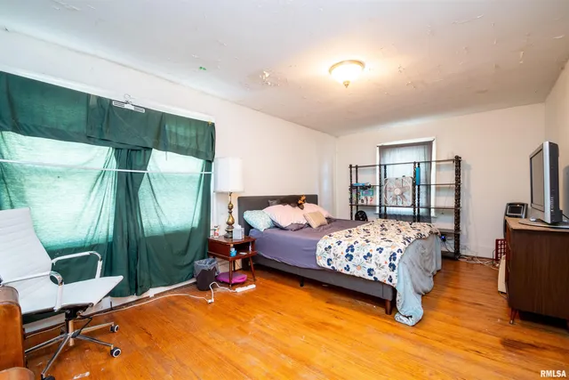 $99,900 | 1213 West Armstrong Avenue, Peoria, IL 61606