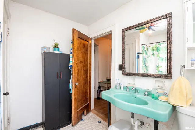 $99,900 | 1213 West Armstrong Avenue, Peoria, IL 61606