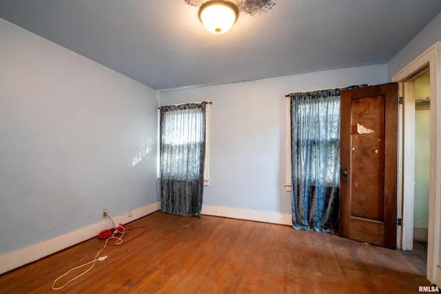 $99,900 | 1213 West Armstrong Avenue, Peoria, IL 61606