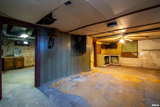 $99,900 | 1213 West Armstrong Avenue, Peoria, IL 61606