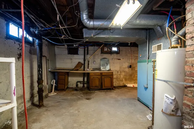 $99,900 | 1213 West Armstrong Avenue, Peoria, IL 61606