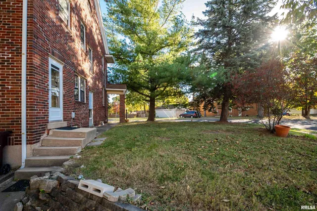 $99,900 | 1213 West Armstrong Avenue, Peoria, IL 61606