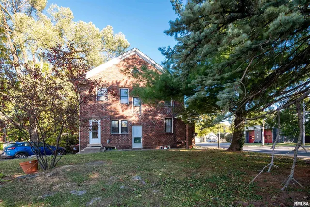 $99,900 | 1213 West Armstrong Avenue, Peoria, IL 61606