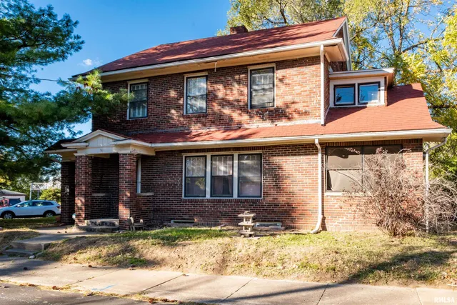 $99,900 | 1213 West Armstrong Avenue, Peoria, IL 61606