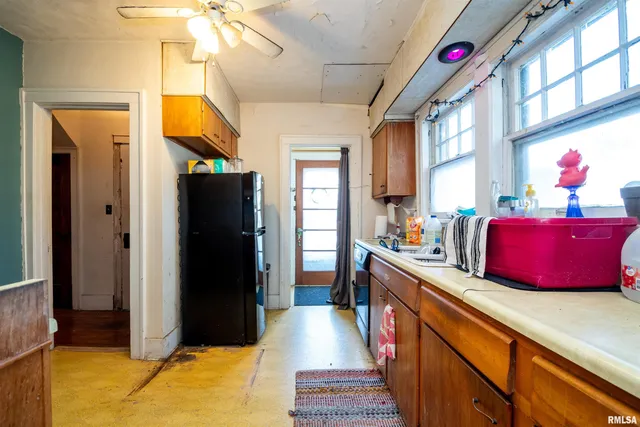 $99,900 | 1213 West Armstrong Avenue, Peoria, IL 61606