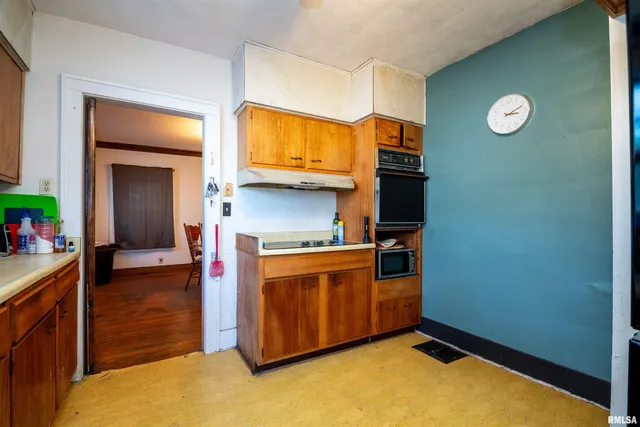 $99,900 | 1213 West Armstrong Avenue, Peoria, IL 61606