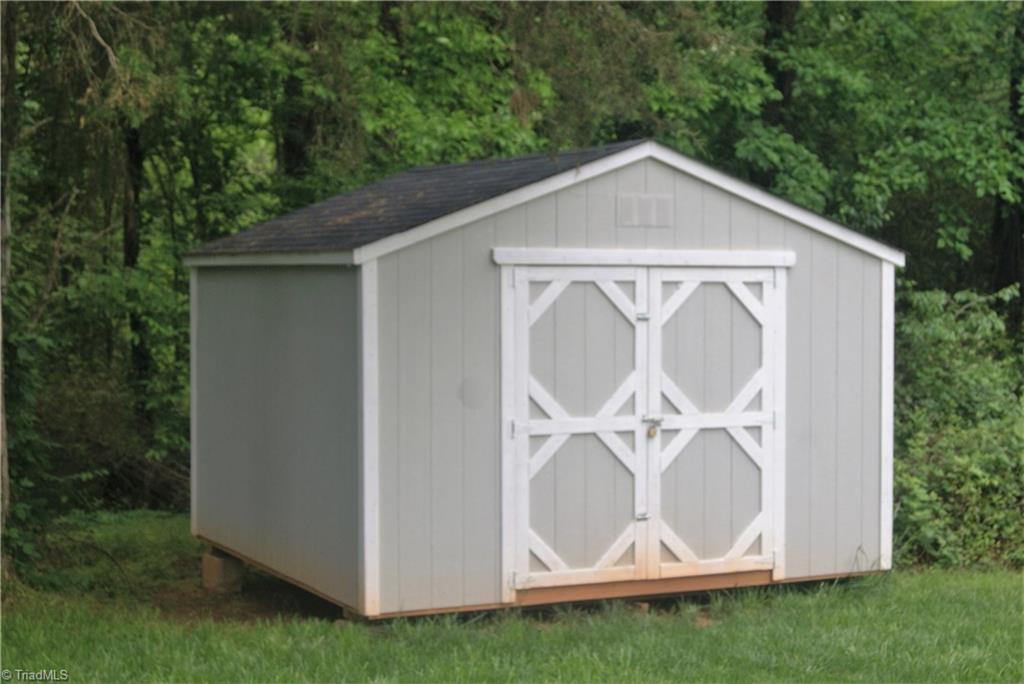 373 Robbins Road Winston-Salem, NC 27107 - Photo 22 of 23 Gallery Image 22