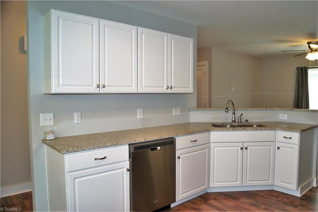 373 Robbins Road Winston-Salem, NC 27107 - Photo 5 of 23 Gallery Image 5