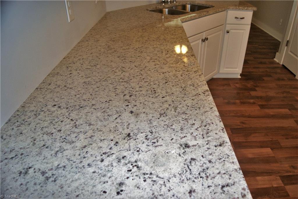 373 Robbins Road Winston-Salem, NC 27107 - Photo 8 of 23 Gallery Image 8