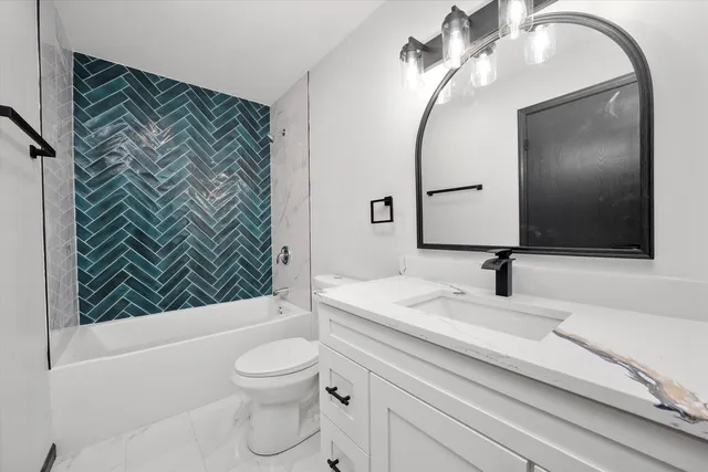 $340,000 | 8040 Geneva Street, Woodridge, IL 60517