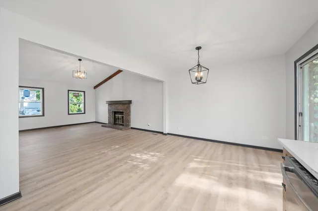 $340,000 | 8040 Geneva Street, Woodridge, IL 60517