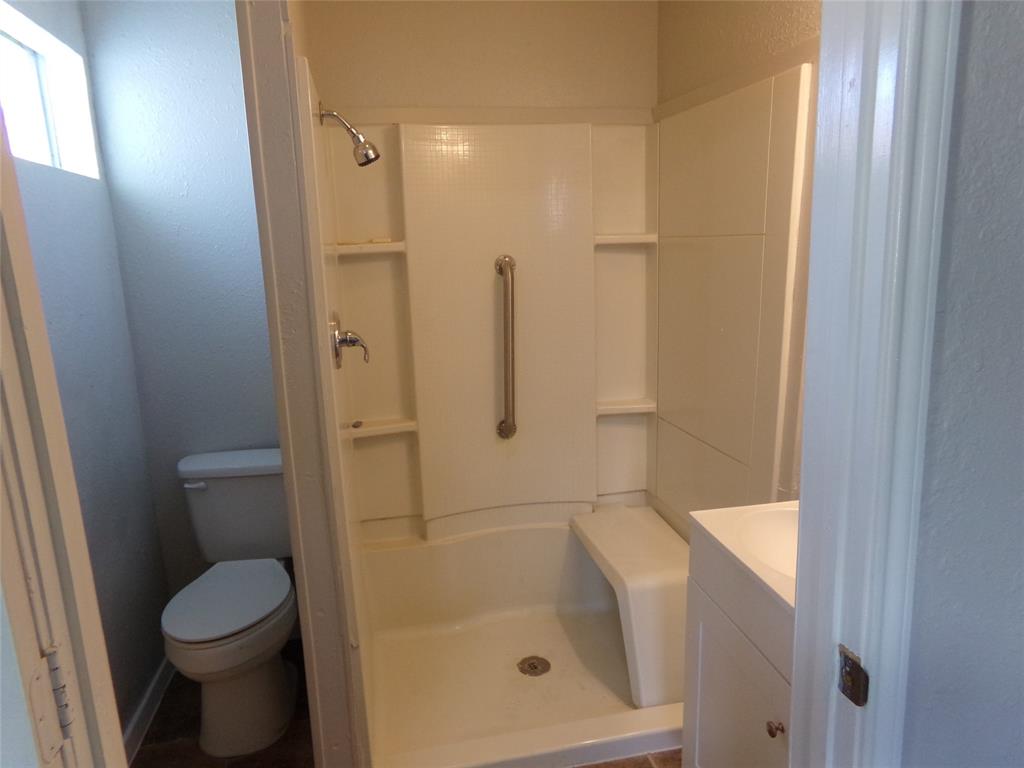 2407 Volga Avenue Dallas, TX 75216 - Photo 2 of 6