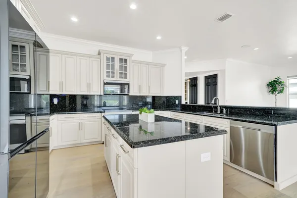 $1,300,000 | 8685 Cobblestone Point Circle, Boynton Beach, FL 33472