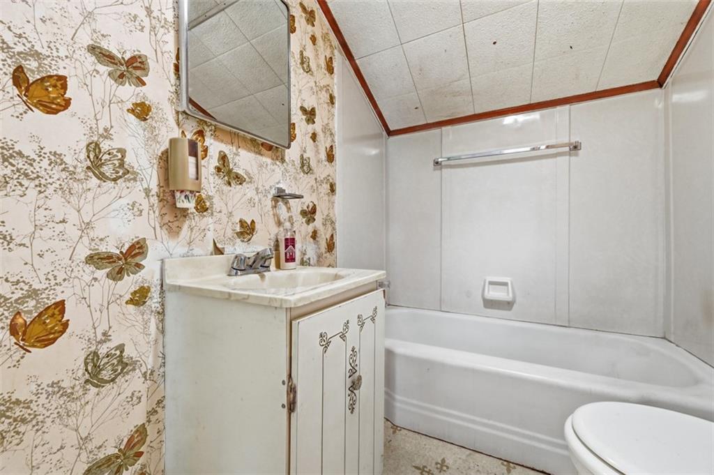 898 Geyer Road Pittsburgh, PA 15209 - Photo 23 of 36 Gallery Image 23
