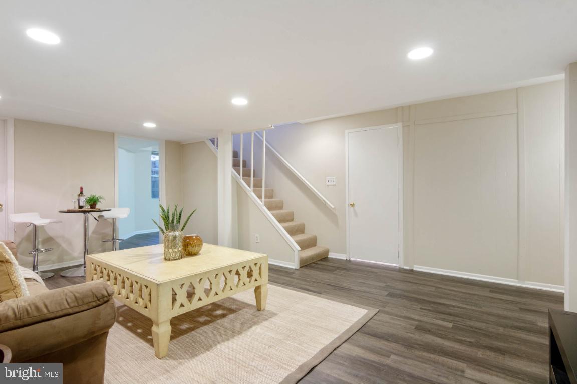 11205 Dodson Lane Silver Spring, MD 20902 - Photo 32 of 40 Gallery Image 32