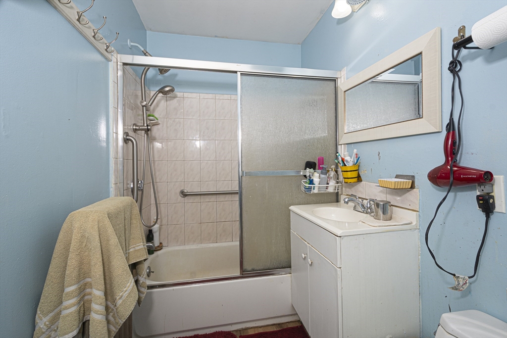 2 Kosta Street Worcester, MA 01607 - Photo 15 of 20