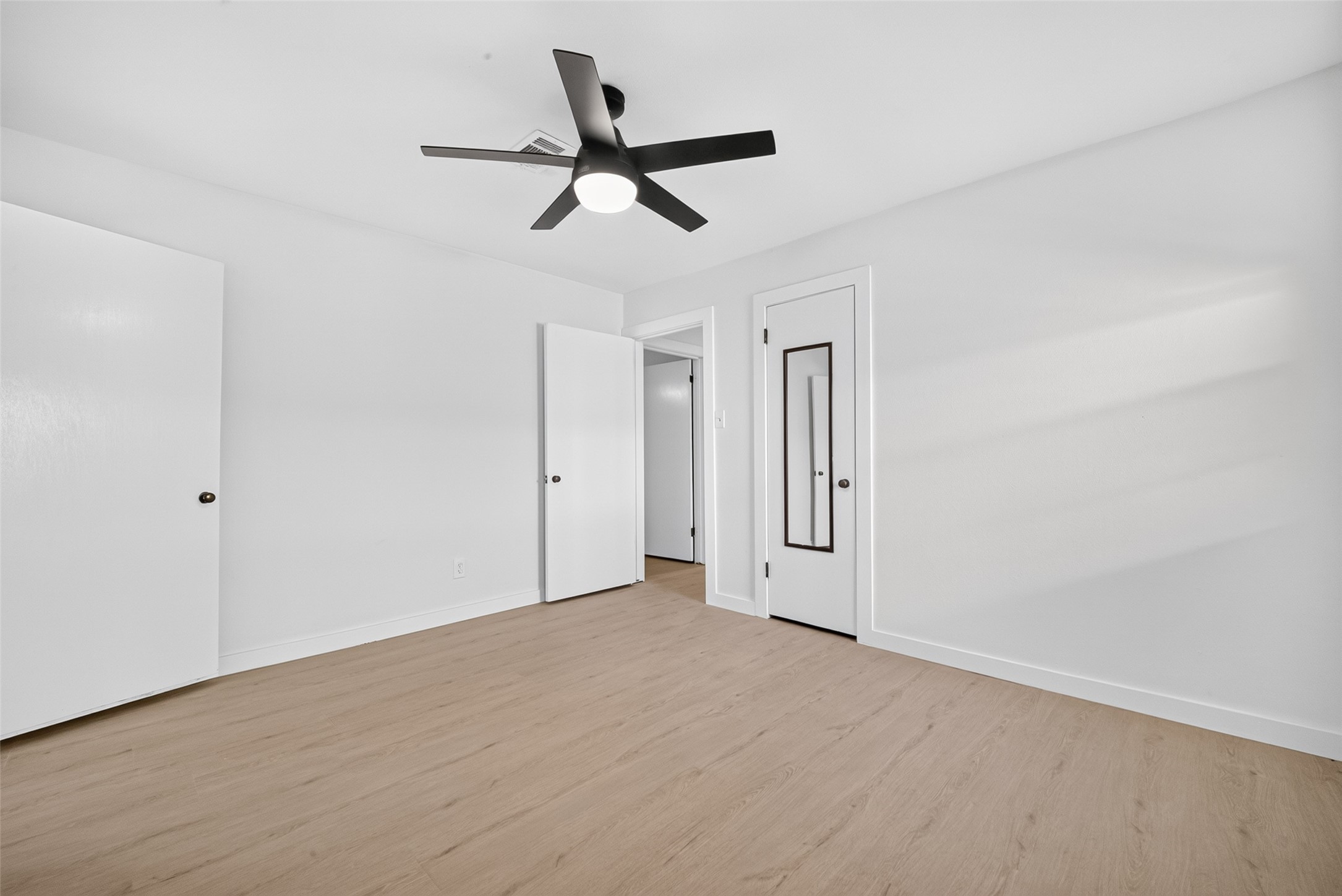 6131 Birdwood Road Houston, TX 77074 - Photo 12 of 22 Gallery Image 12