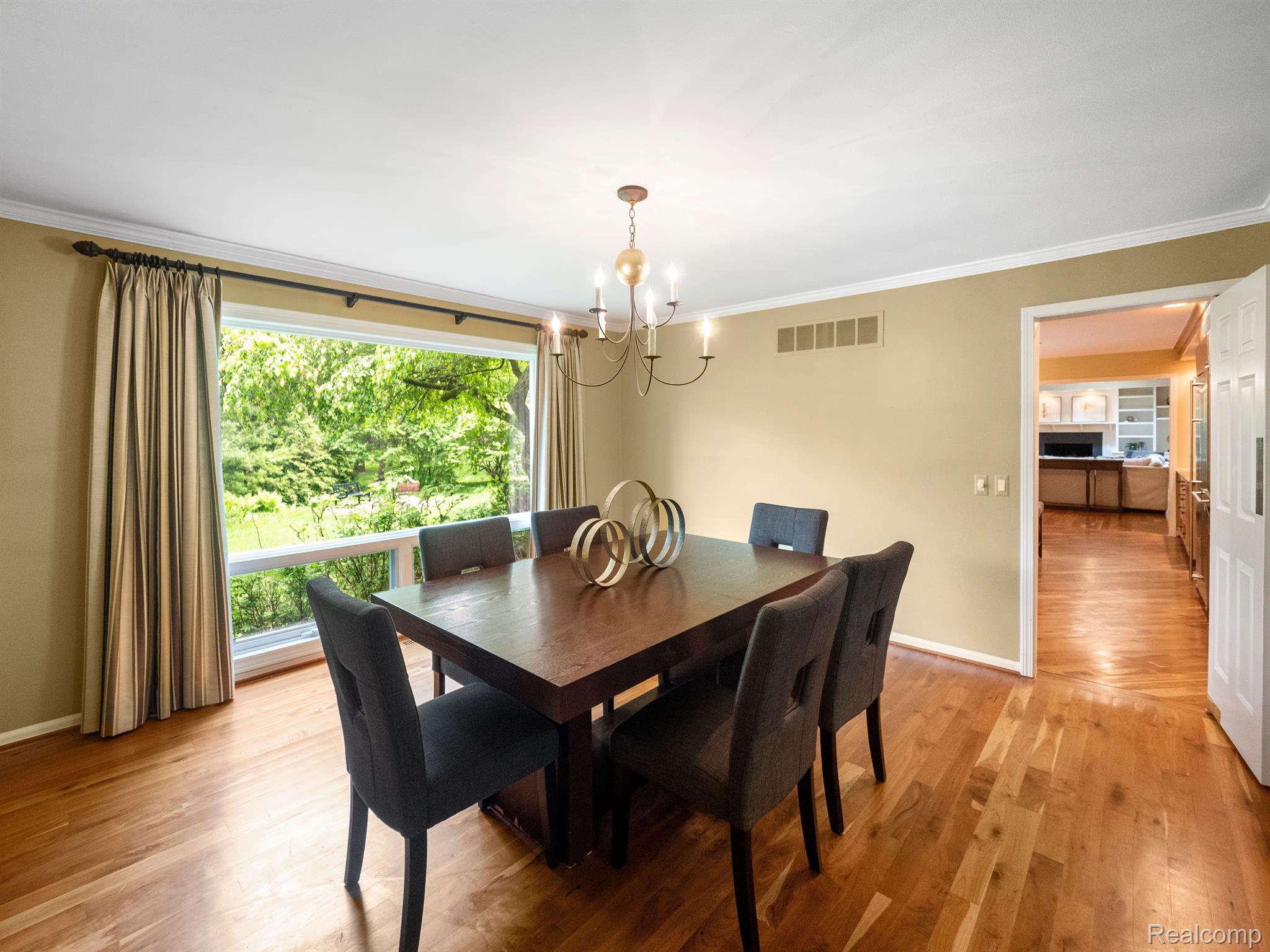 130 Guilford Road Bloomfield Hills, MI 48304 - Photo 7 of 38 Gallery Image 7