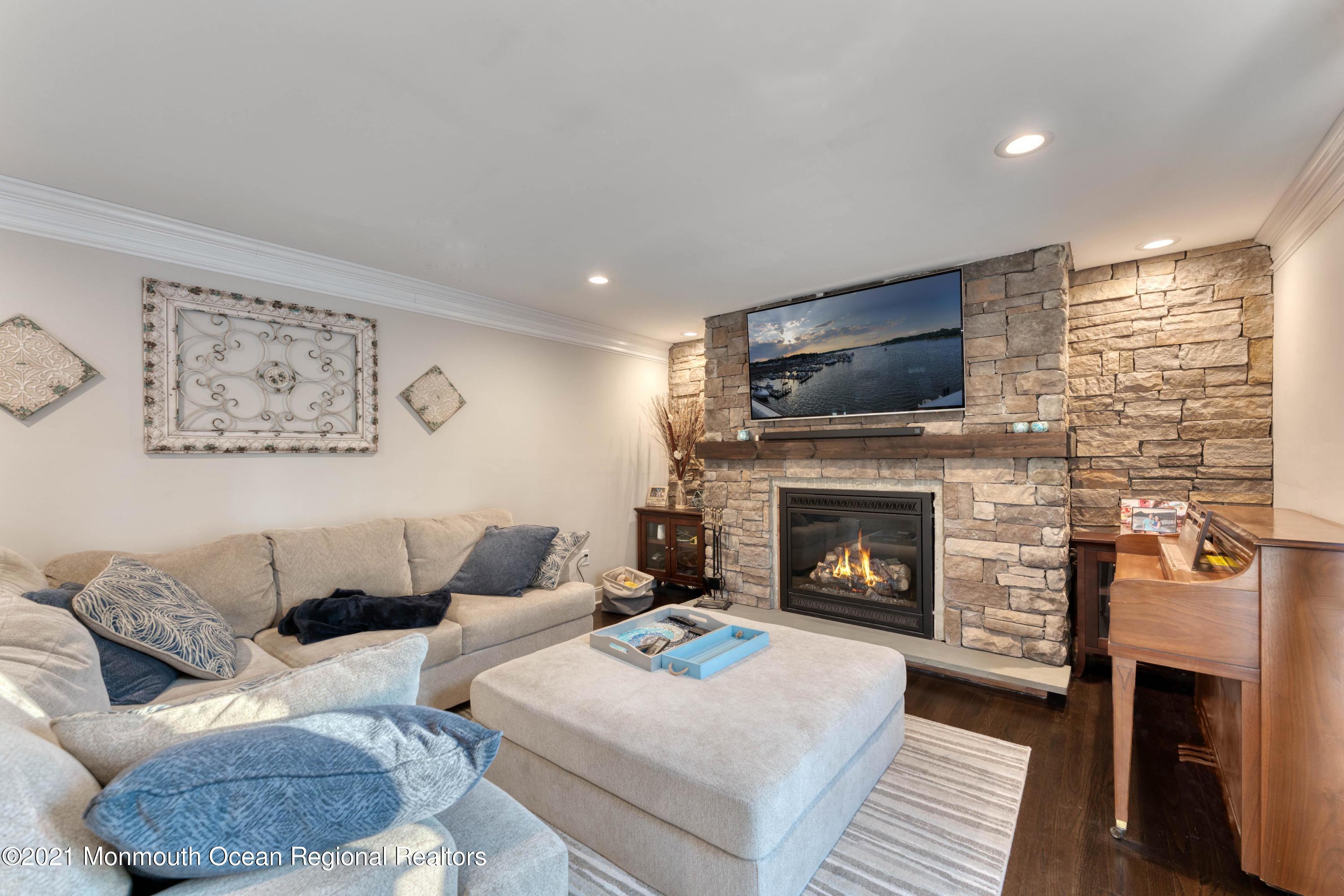 124 Lancaster Road Freehold, NJ 07728 - Photo 8 of 22 RLS-10