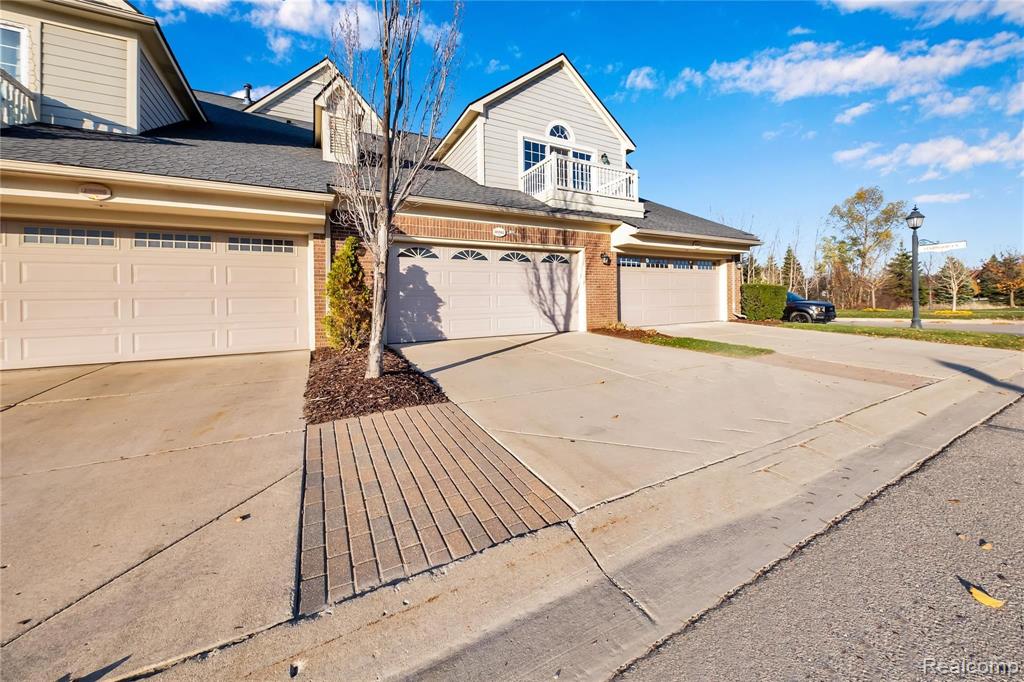 45562 South Stonewood Road, Unit 165 Canton, MI 48187 - Photo 7 of 30