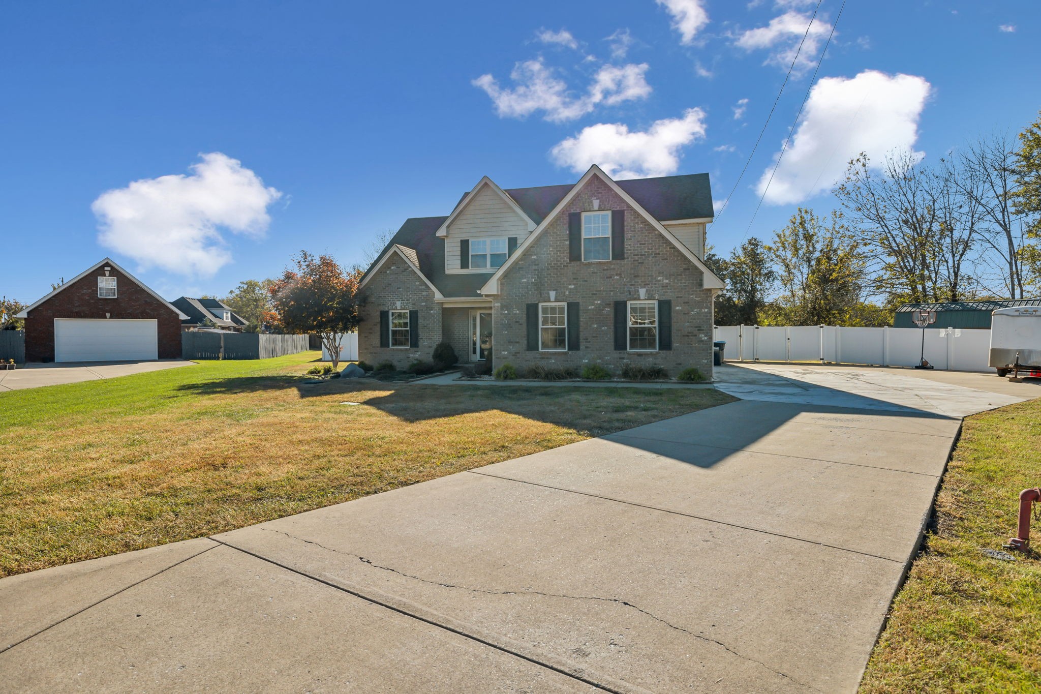 100 Riddick Court Murfreesboro, TN 37127 - Photo 3 of 56 Long driveway that leads to an attached 2 car garage