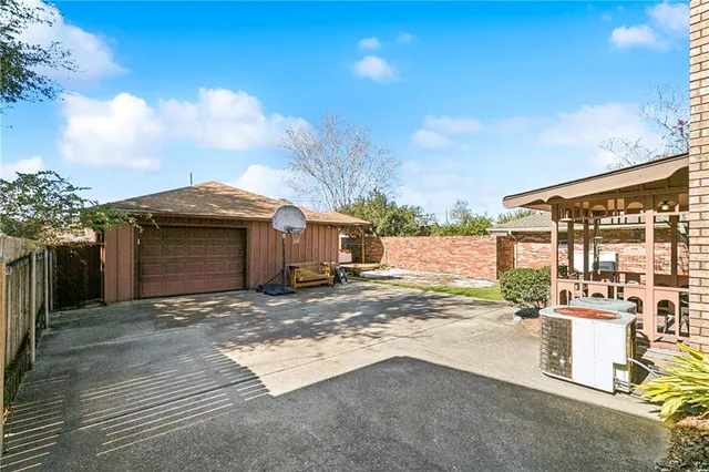 $475,000 | 1202 Transcontinental Drive, Metairie, LA 70001