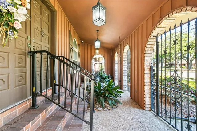 $475,000 | 1202 Transcontinental Drive, Metairie, LA 70001