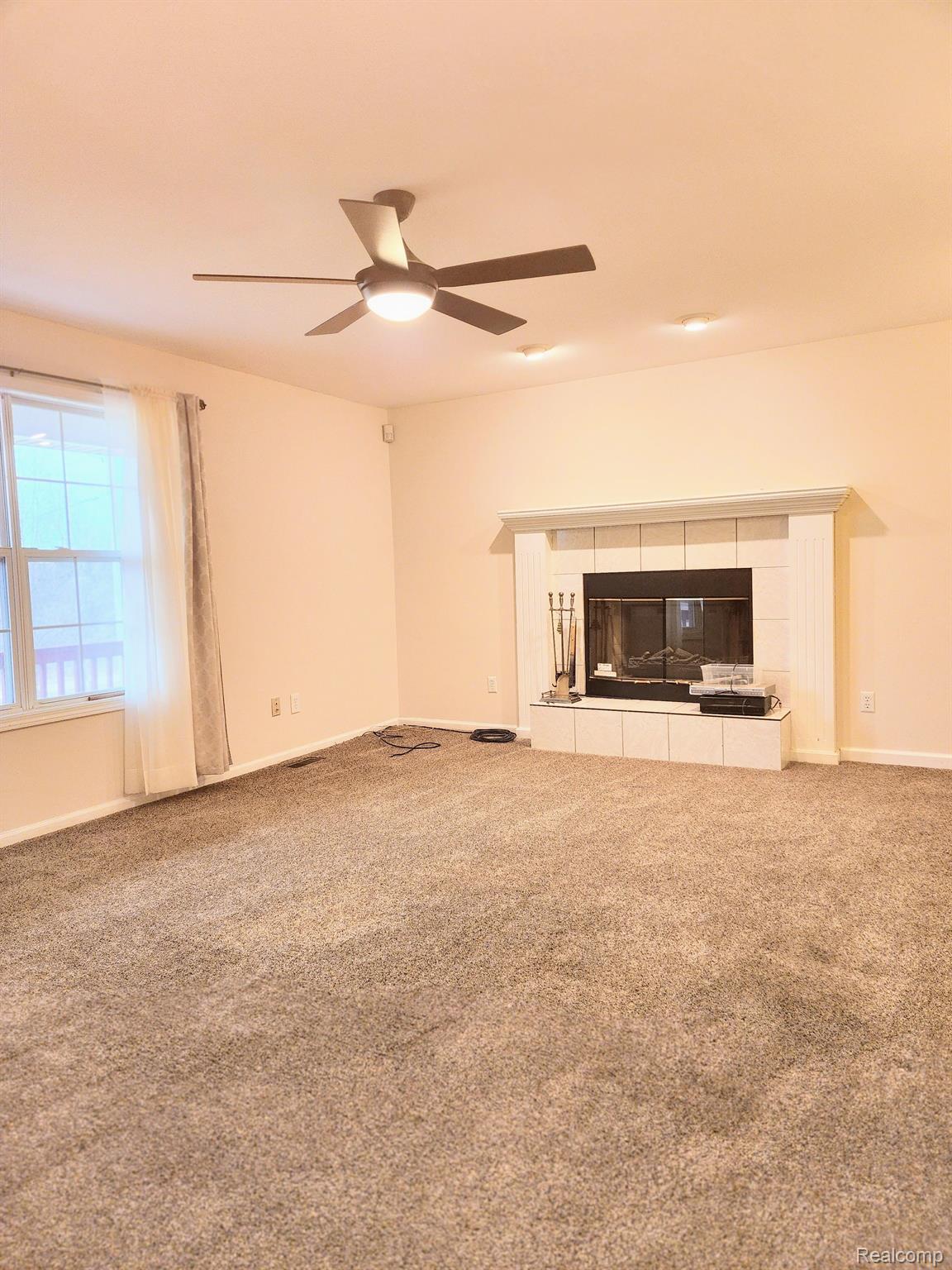 1331 Kurtz Road Holly, MI 48442 - Photo 6 of 33 Natural fireplace in living room