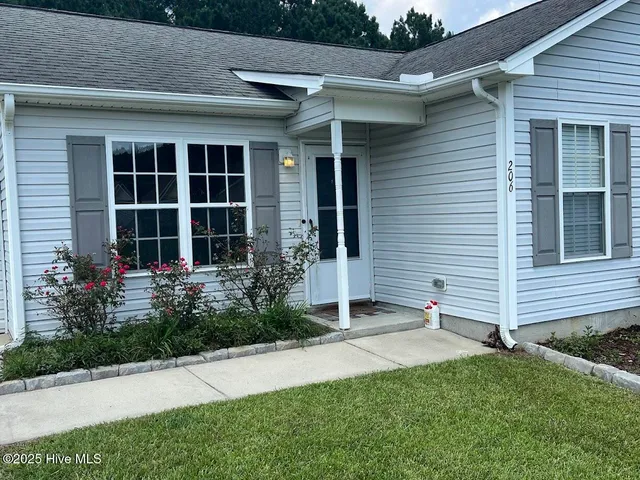 $259,000 | 206 Woodbine Terrace, Burgaw, NC 28425